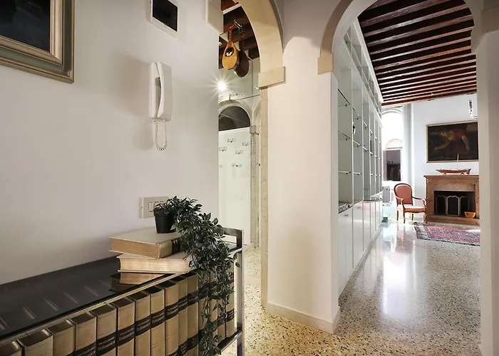 Guesthost - Casa Del Mandolino - Cozy Near The Station! *