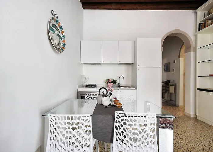 Guesthost - Casa Del Mandolino - Cozy Near The Station! Veneza